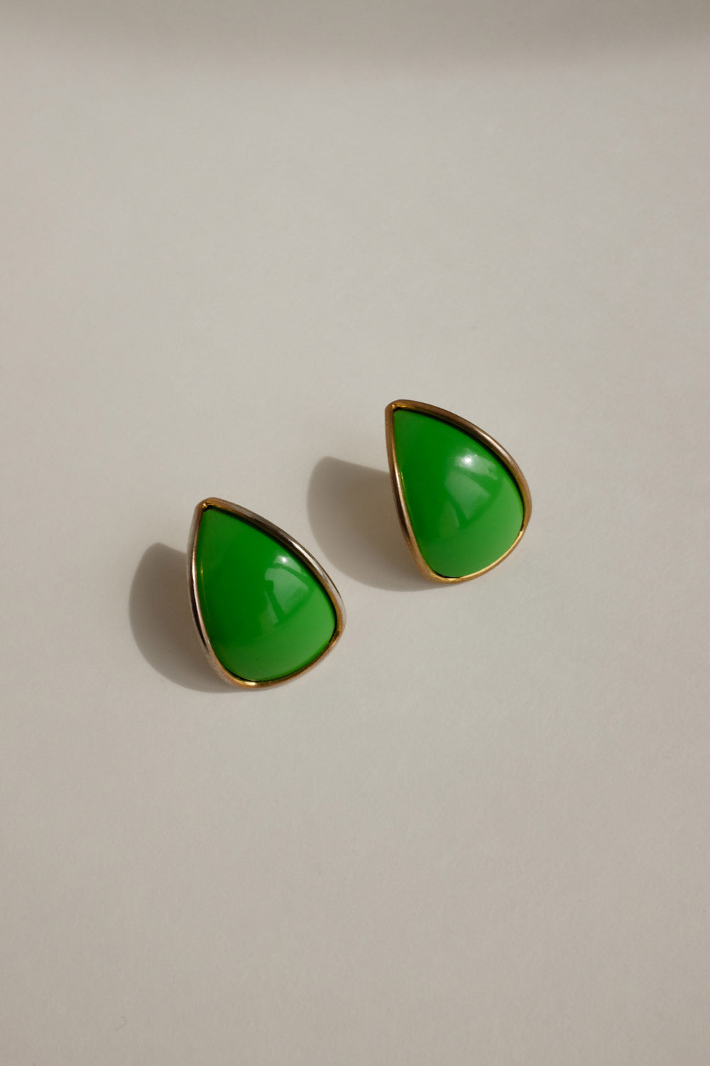 0053_VINTAGE ART DECO GREEN GOLD EARRINGS