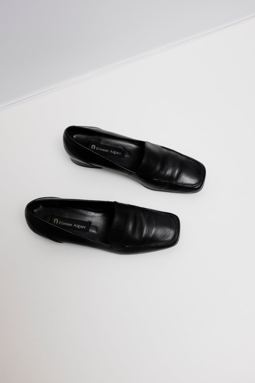 AIGNER VINTAGE BLACK LEATHER 36 37 LOAFERS