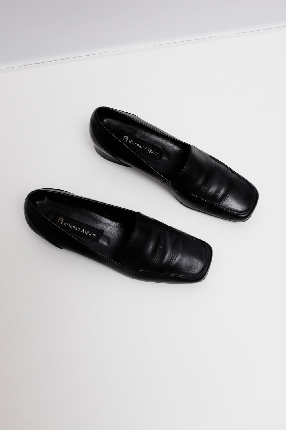 AIGNER VINTAGE BLACK LEATHER 36 37 LOAFERS